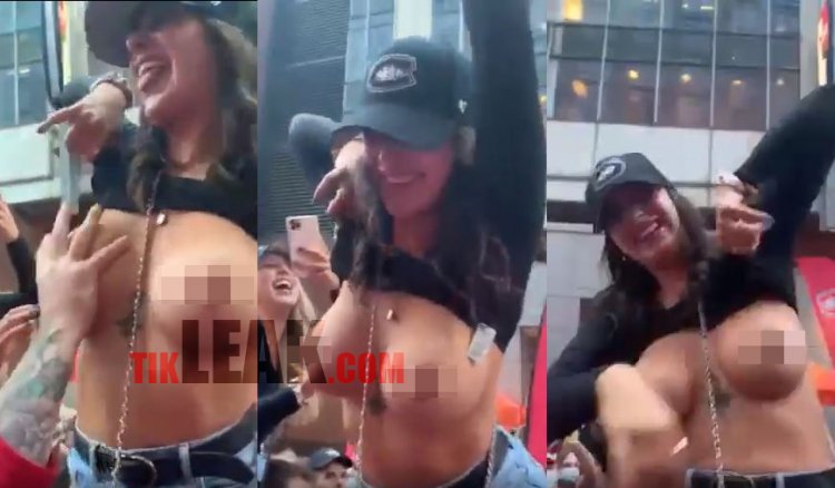 Uncensored: Young lady flashing her boobs to everyone - Tampa Bay Lightning